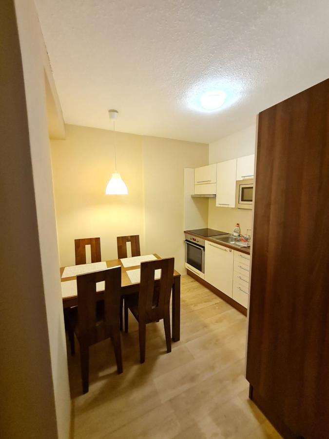 Apartman Na Kraji Lesa Všemina エクステリア 写真